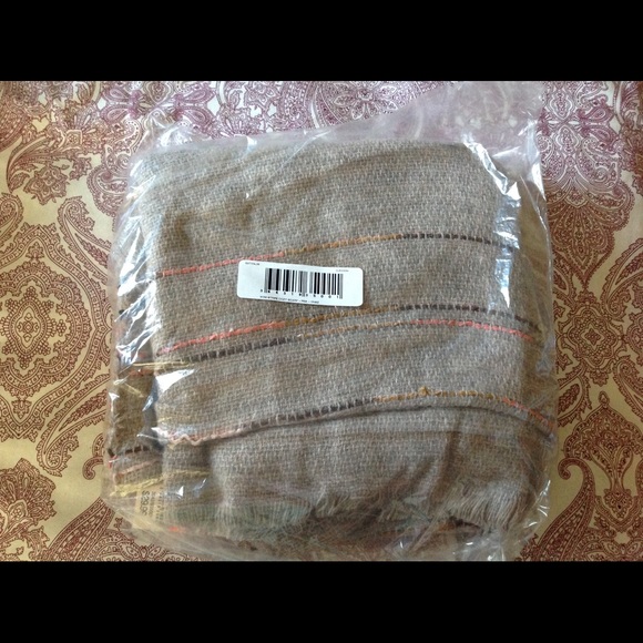 NWT Do Everything in Love Cozy Pink Stripe Scarf - Picture 3 of 3